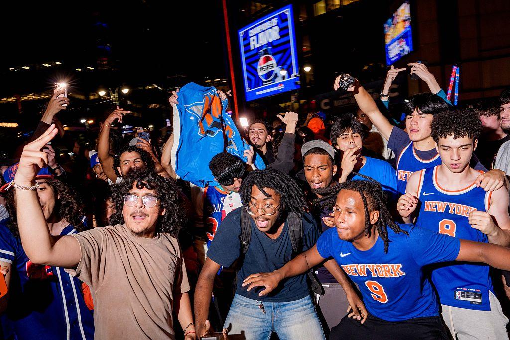 Knicks Fever Hits New York: NYPD sources say World Cup security and City Hall politics may delay a Canyon of Heroes parade.
